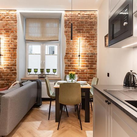 Charm & Comfort Renovated Gem In Old Town Sarego Apt B Krasków Eksteriør bilde